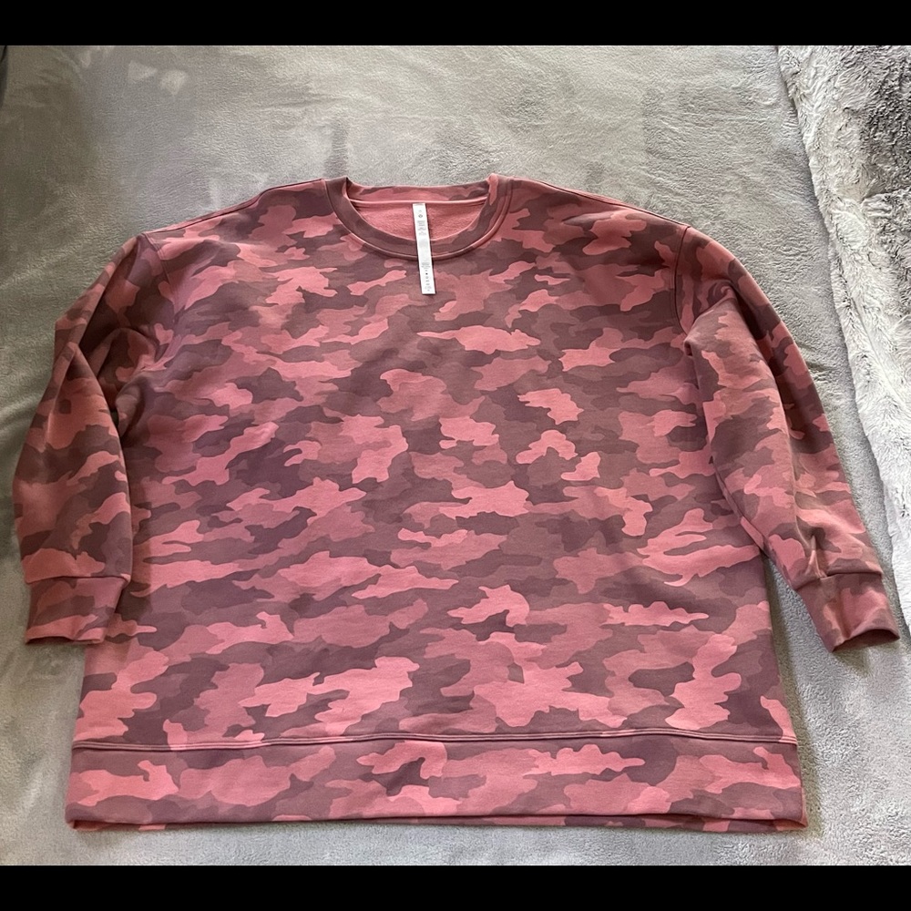 Brand new never worn Lululemon sweatshirt.